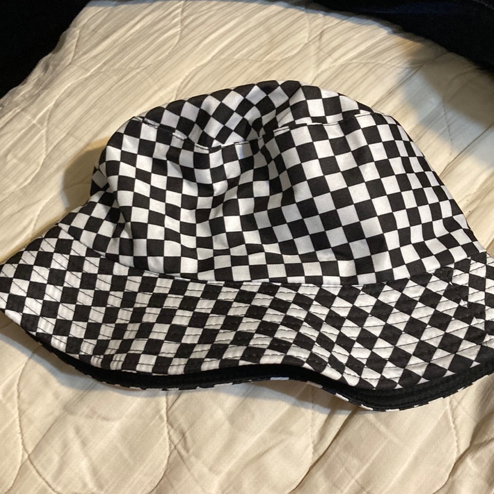 Bucket hat